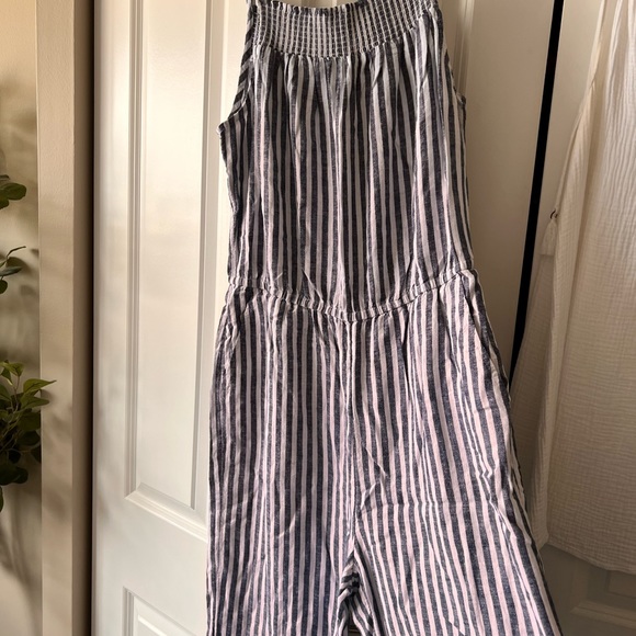 Smocked striped jumpsuit - Picture 2 of 3